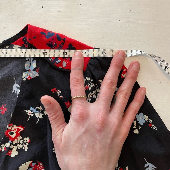 TANYA TAYLOR floral clusters clio top size: 6 100% silk - Picture 16 of 16